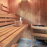 Nyaraló Ruhe Unter Reet-haus Mit Sauna, Whirlpool Und Kamin