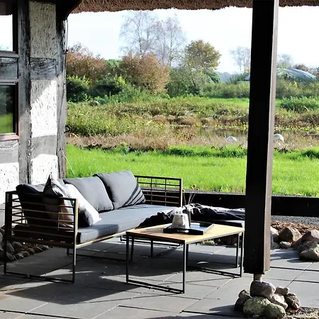 Vakantiehuis Ruhe Unter Reet-haus Mit Sauna, Whirlpool Und Kamin *