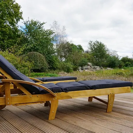 Exklusives Reetdach-ferienhaus Mit Sauna, Whirlpool & Privatgarten - Bis 10 Personen *