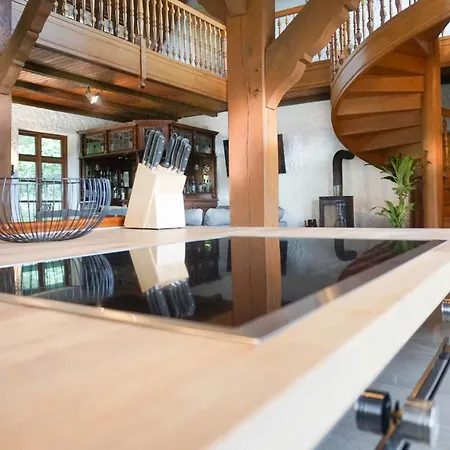 Exklusives Reetdach-ferienhaus Mit Sauna, Whirlpool & Privatgarten - Bis 10 Personen *