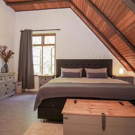 Holiday home Ruhe Unter Reet-haus Mit Sauna, Whirlpool Und Kamin Gnarrenburg