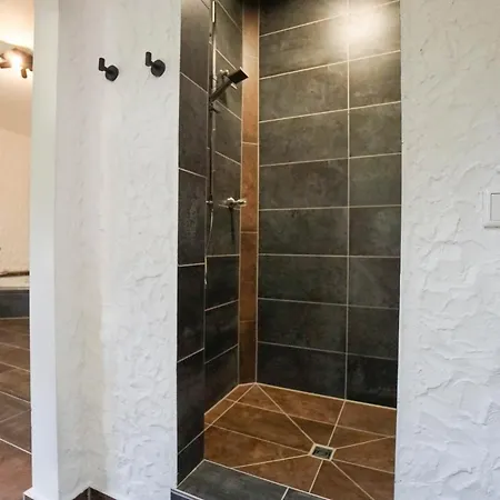 Exklusives Reetdach-ferienhaus Mit Sauna, Whirlpool & Privatgarten - Bis 10 Personen * Gnarrenburg