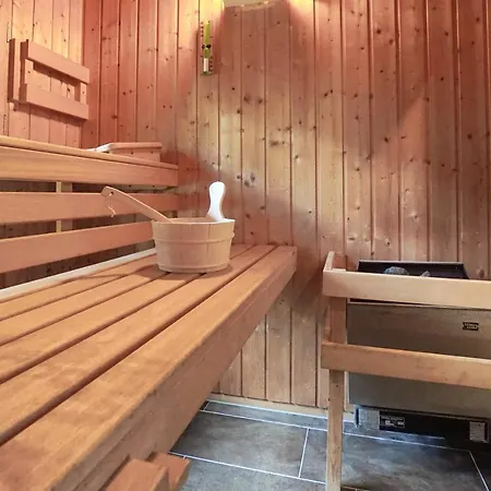 Casa vacanze Exklusives Reetdach-ferienhaus Mit Sauna, Whirlpool & Privatgarten - Bis 10 Personen