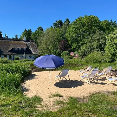 Exklusives Reetdach-ferienhaus Mit Sauna, Whirlpool & Privatgarten - Bis 10 Personen Casa vacanze *
