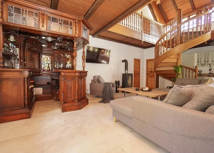 Hébergement de vacances Ruhe Unter Reet-haus Mit Sauna, Whirlpool Und Kamin